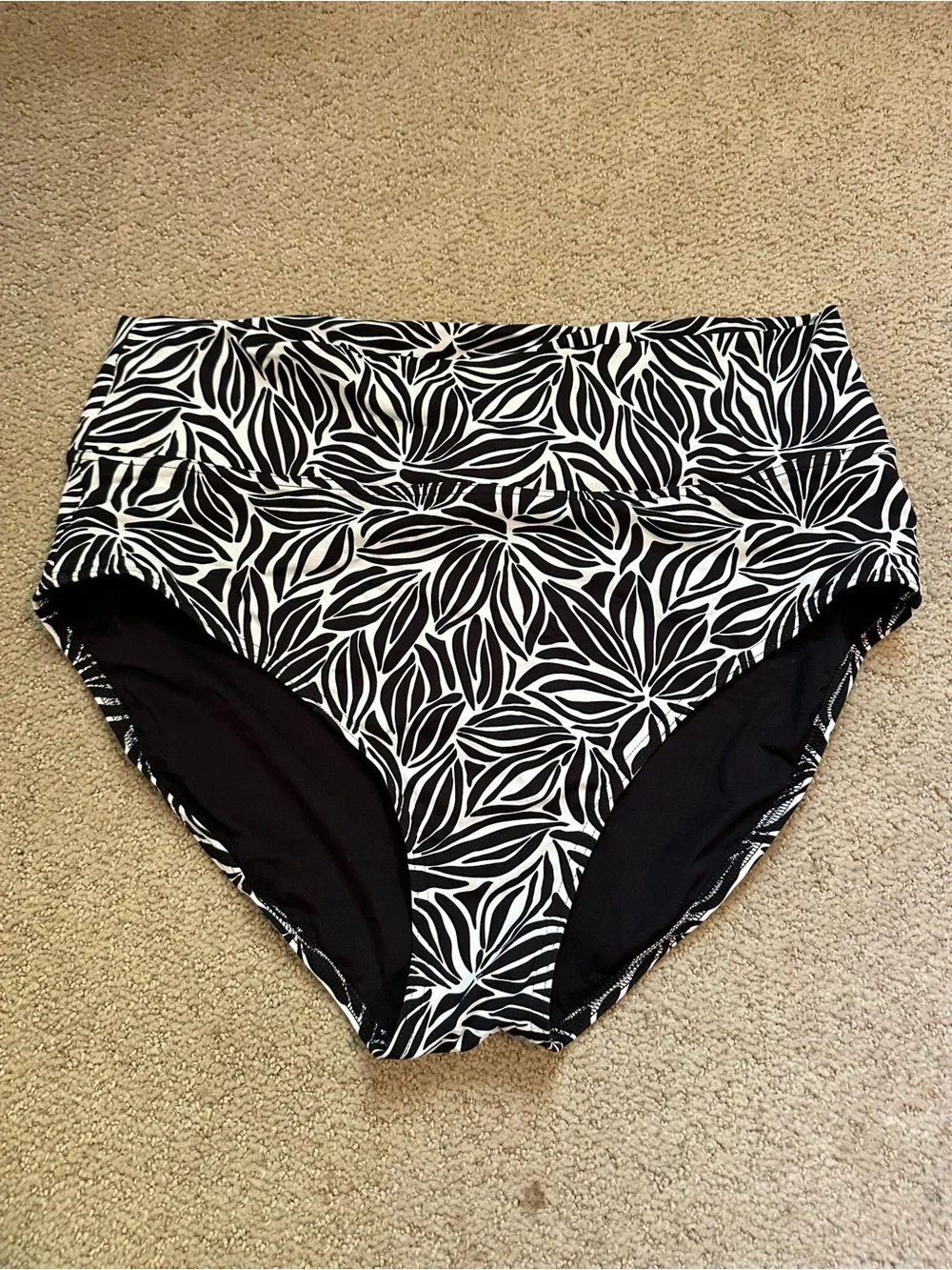 Land’s End high waist bikini bottoms white black 18 - Picture 2 of 4